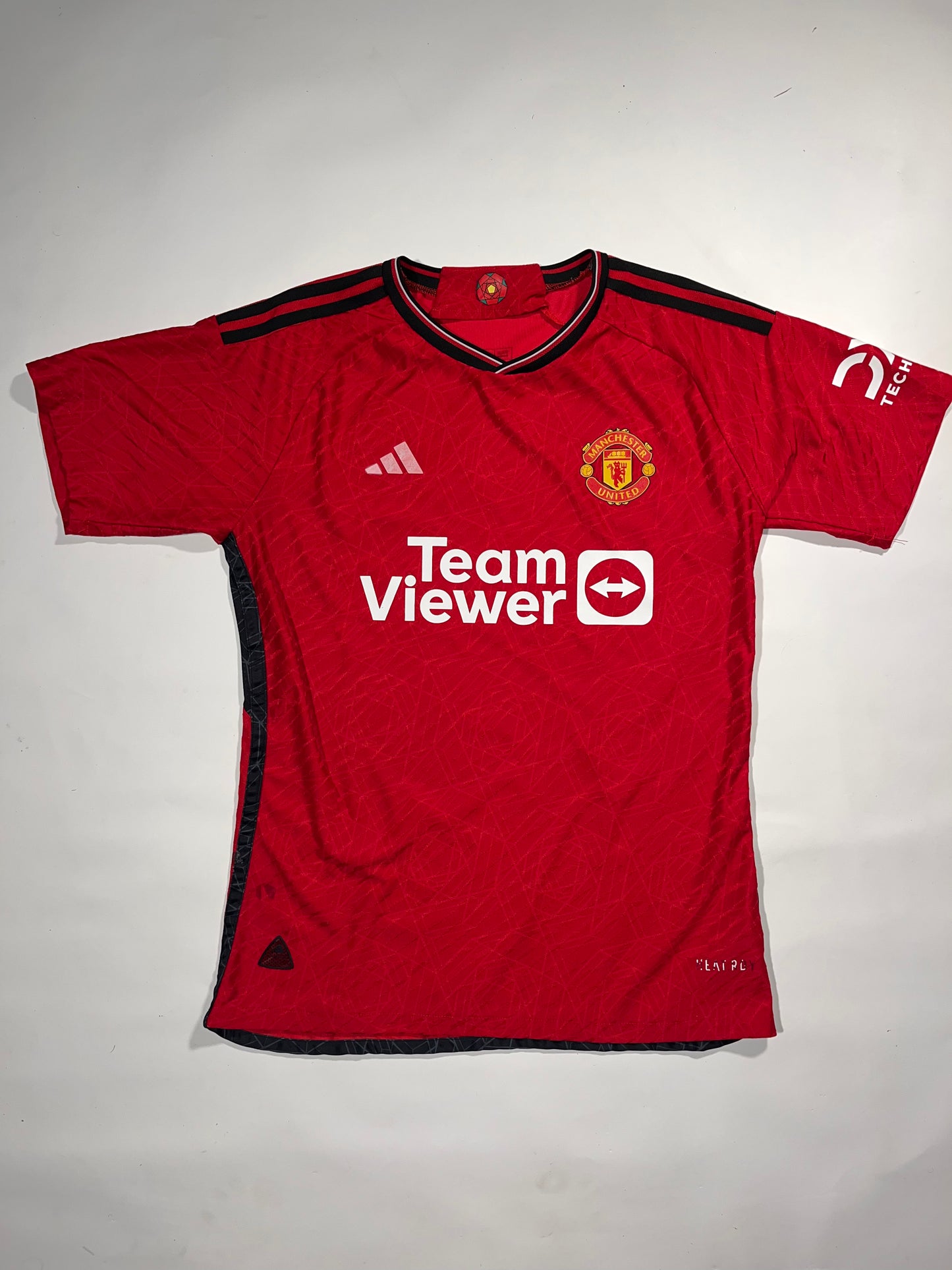 Replica Manchester United 23/24 jersey